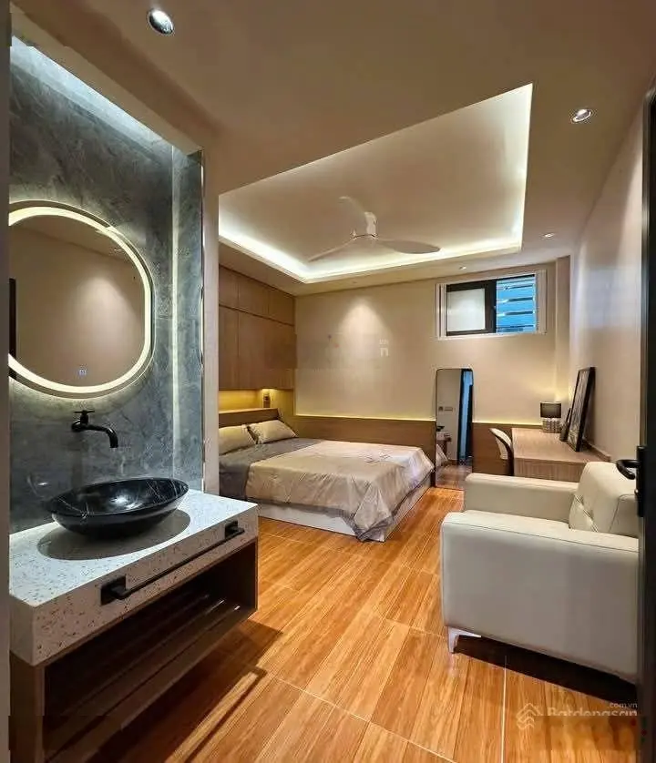 Tòa văn phòng + mb kinh doanh + siêu hiếm - hà đông . 140m , 7 tầng , 38 phòng. 200tr/ tháng