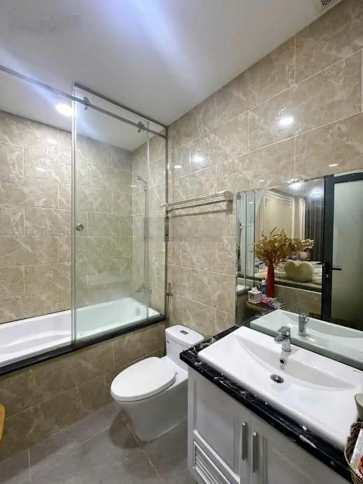 Bán nhanh nhà hẻm ô tô 6m, 5PN, 6WC, 80m2 tại Tạ Quang Bửu, Quận 8, giá 5 tỷ 350tr, SHR