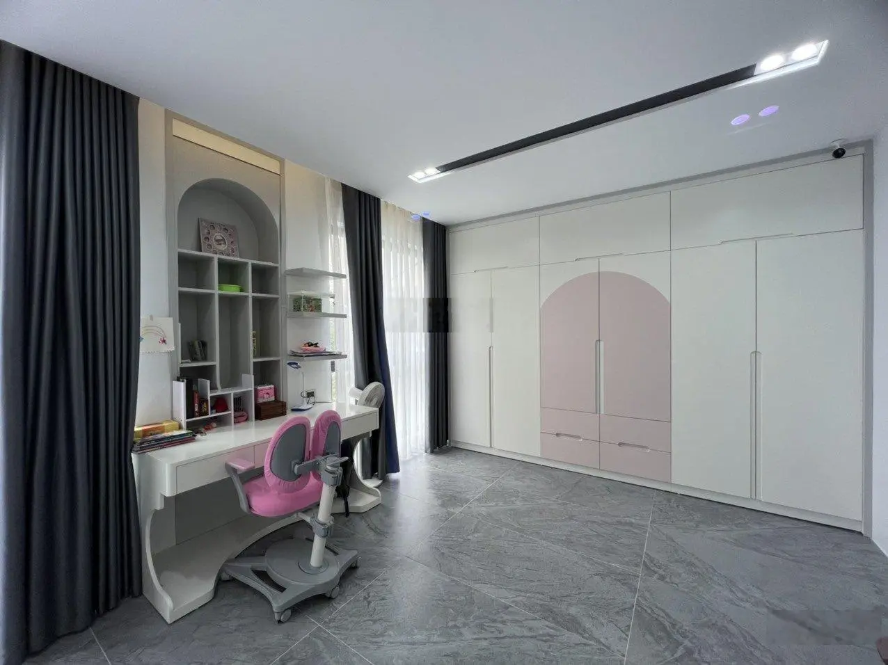 SIÊU PHẨM RA HÀNG CẦN BÁN GẤP CĂN 3 NGỦ 121m2 CC MULBERRY LANE CÓ SLOT OTO GIÁ 5,7 tỷ LH 0368 888 ***