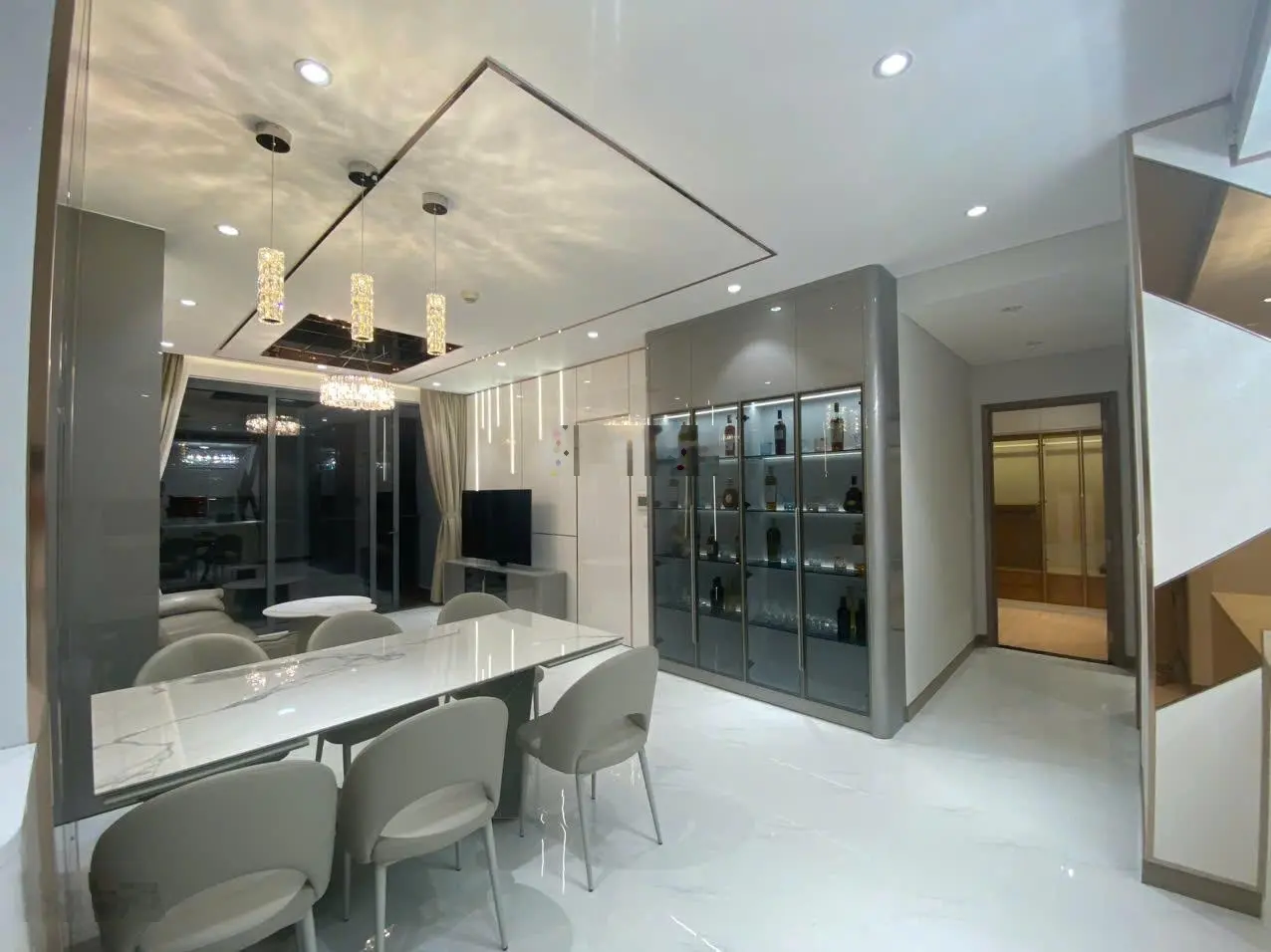 Bán căn hoa hậu Sunwah Pearl, góc 2PN 2WC tầng 48, view sông Quận 1, cầu Ba Son, full nội thất