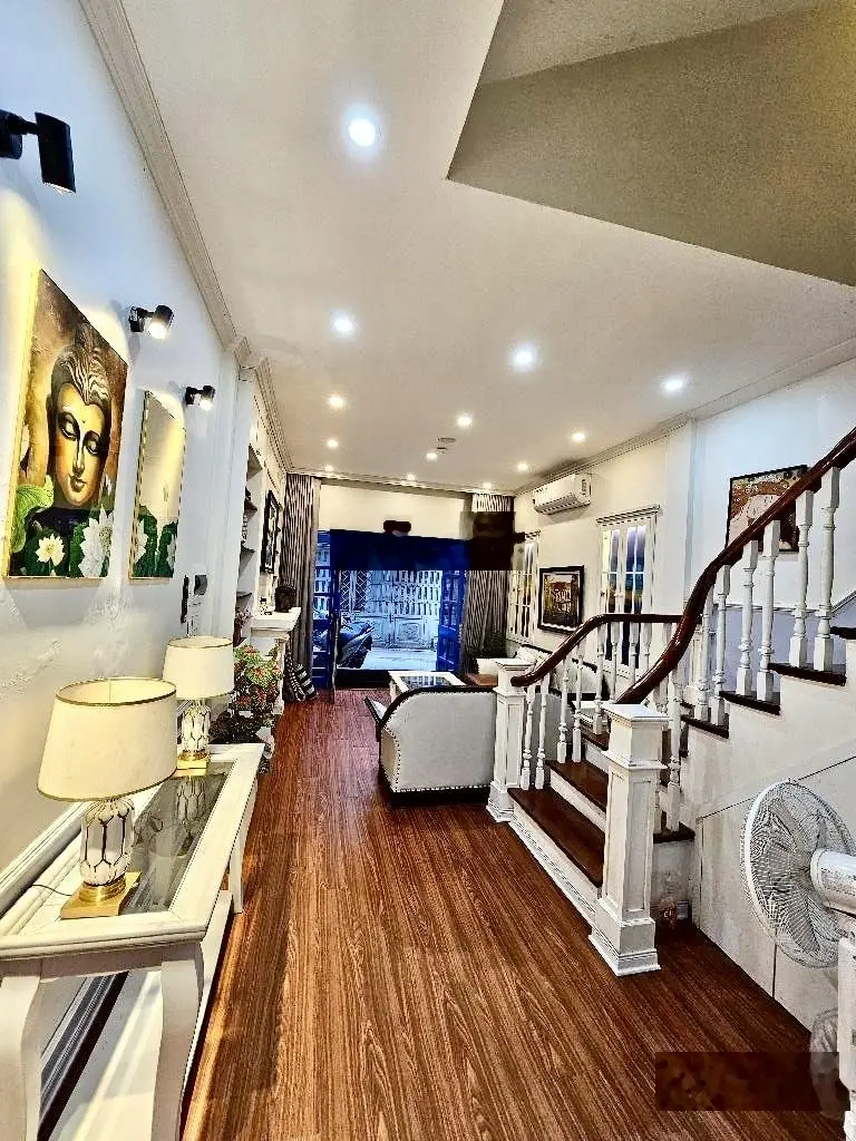 Bán gấp nhà ngõ 42 sài đồng 58m2-hơn 9 tỷ full nôi thất sang xịn-mặt ngõ oto-sát hồ sai đồng