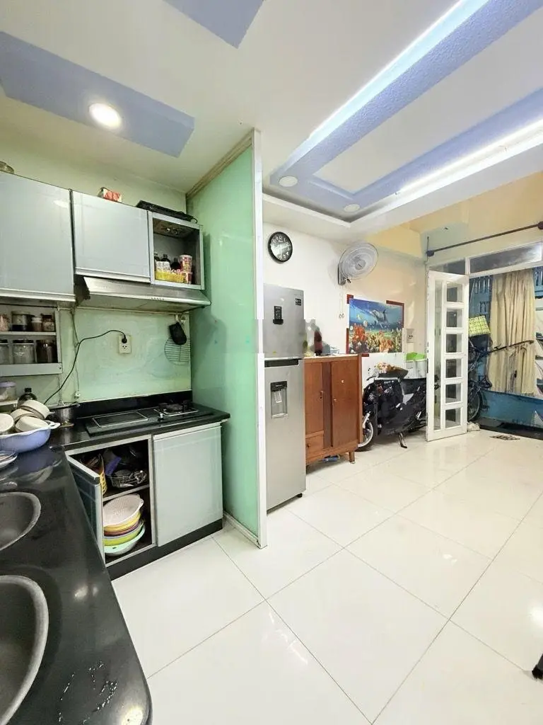 5 tỷ 39, bành văn trân, giáp q10, chợ nghĩa phát , hẻm trước nhà 4m - nhà 5 tầng - 32m2