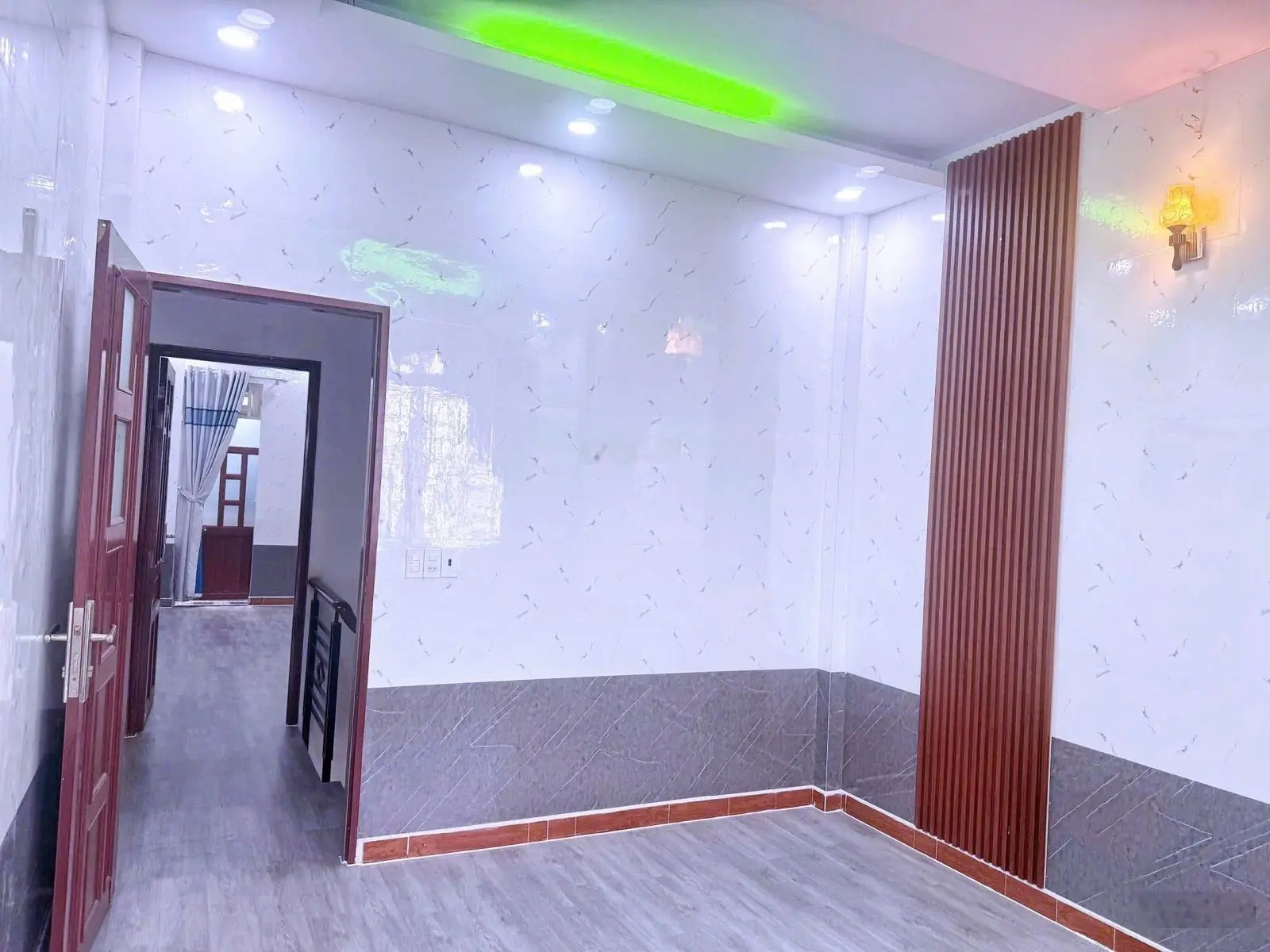 Bán nhà hxh 1 trục 12/1 đường số 4 P11 cn: 50.5m2 (3.5x14.4m) 1 lầu 2pn 2wc tiện cho thuê hay deco