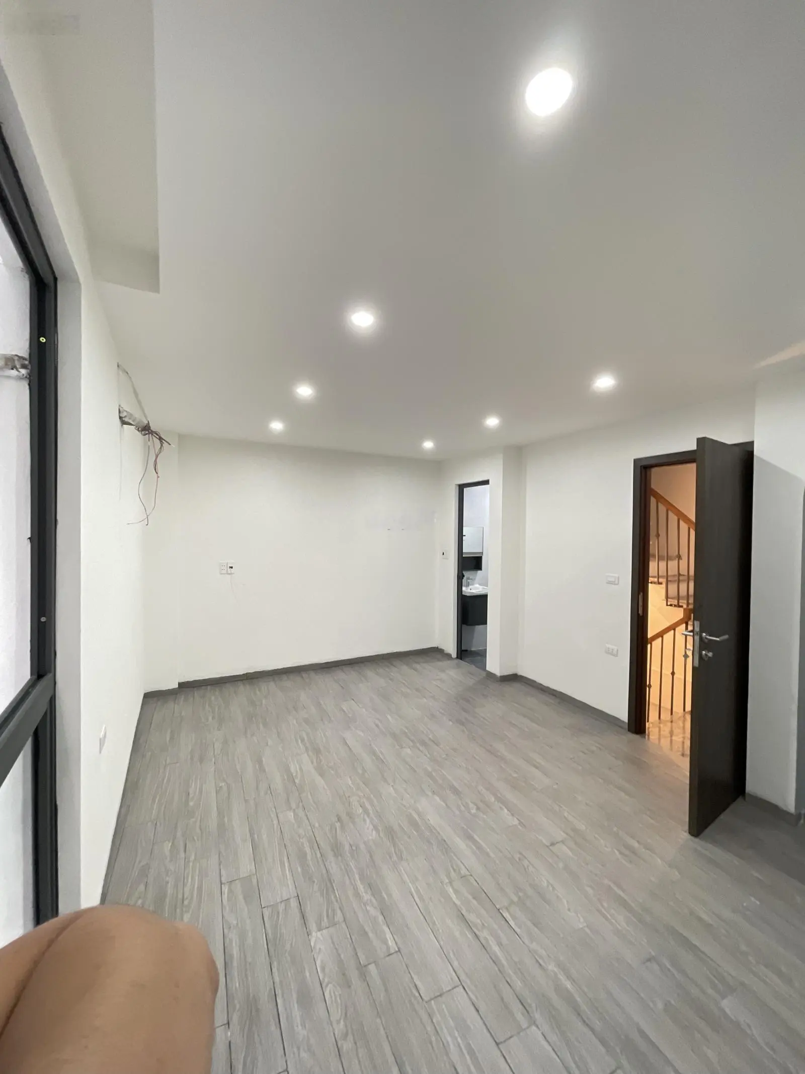 Em bán nhà Ngọc Hà - 7 tầng thang máy - Dt 35m - Mặt Tiền 4m- giá 8 tỷ