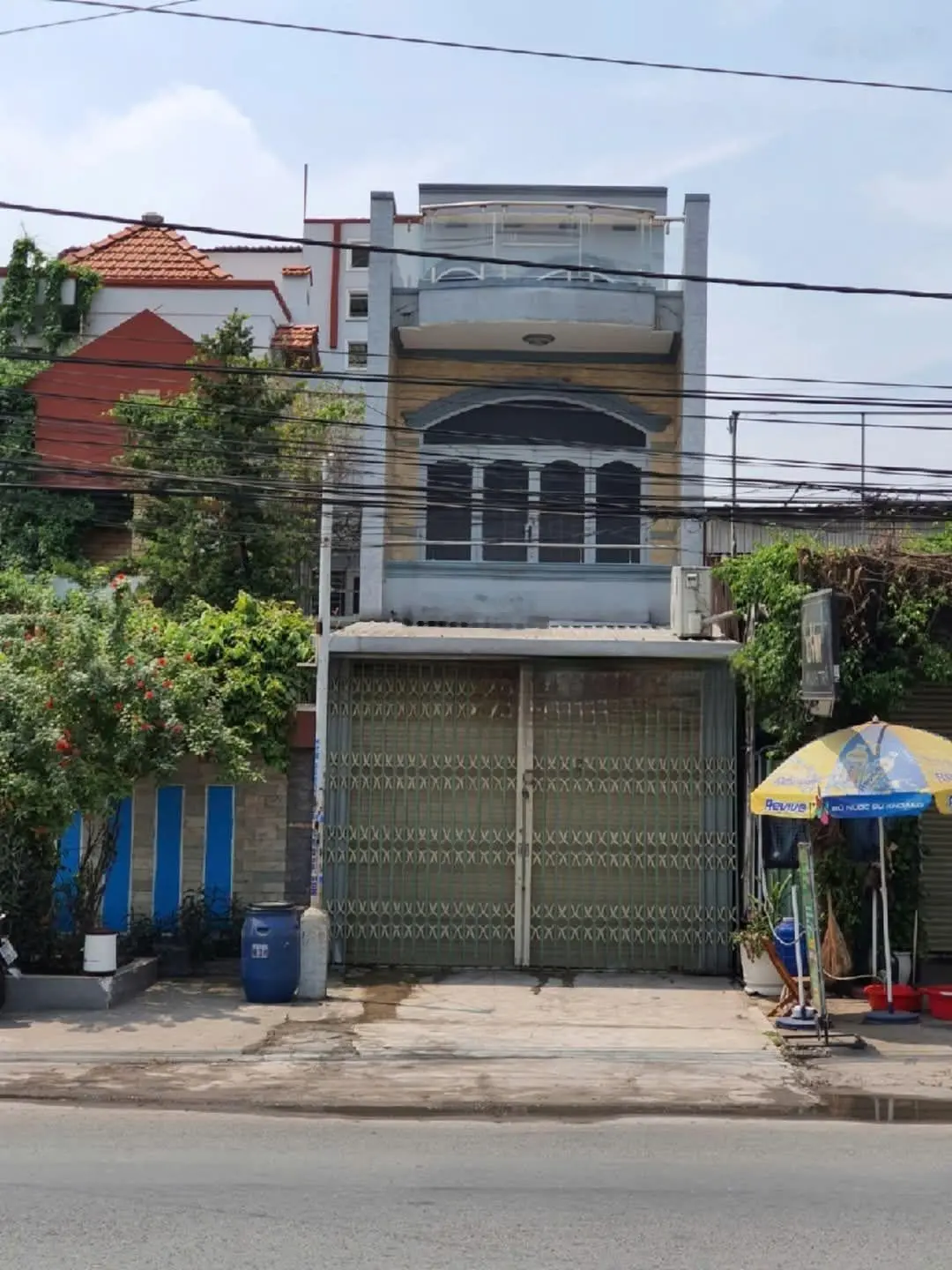 Nhà 3 tấm buôn bán gần bệnh viện dĩ an giá 6 tỷ 100 triệu