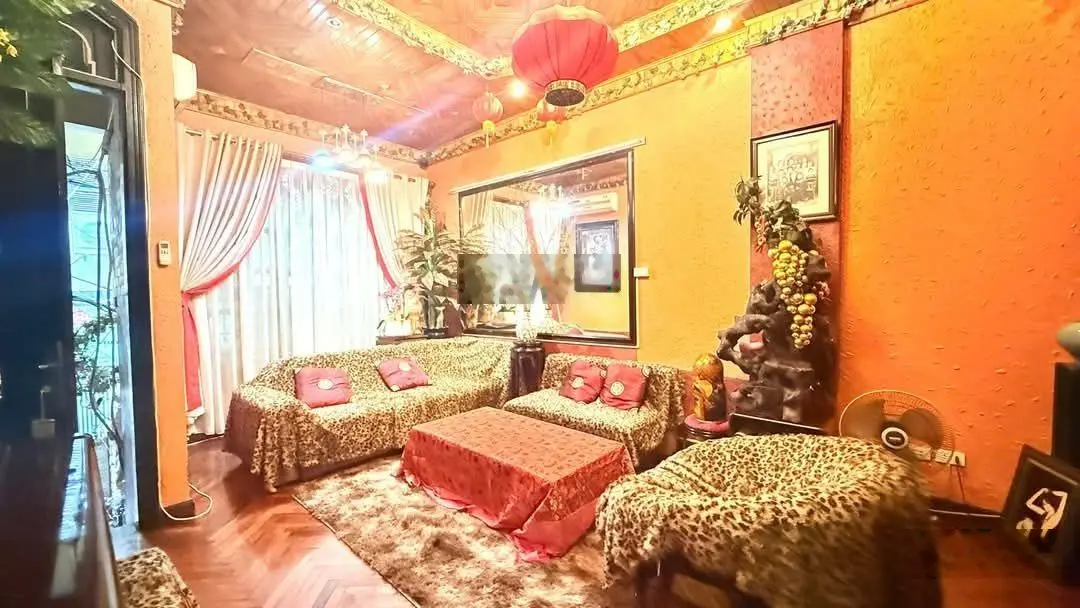 Bán gấp nhà mặt phố Trần Quốc Hoàn, 17,8 tỷ, 50m2, 4PN, 4WC, Cầu Giấy, Hà Nội