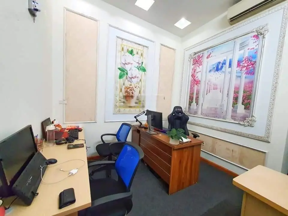 Bán gấp nhà riêng tại Nguyễn Khuyến, 19,5 tỷ, 52m2, 4PN, 5WC . Kinh doanh đỉnh .