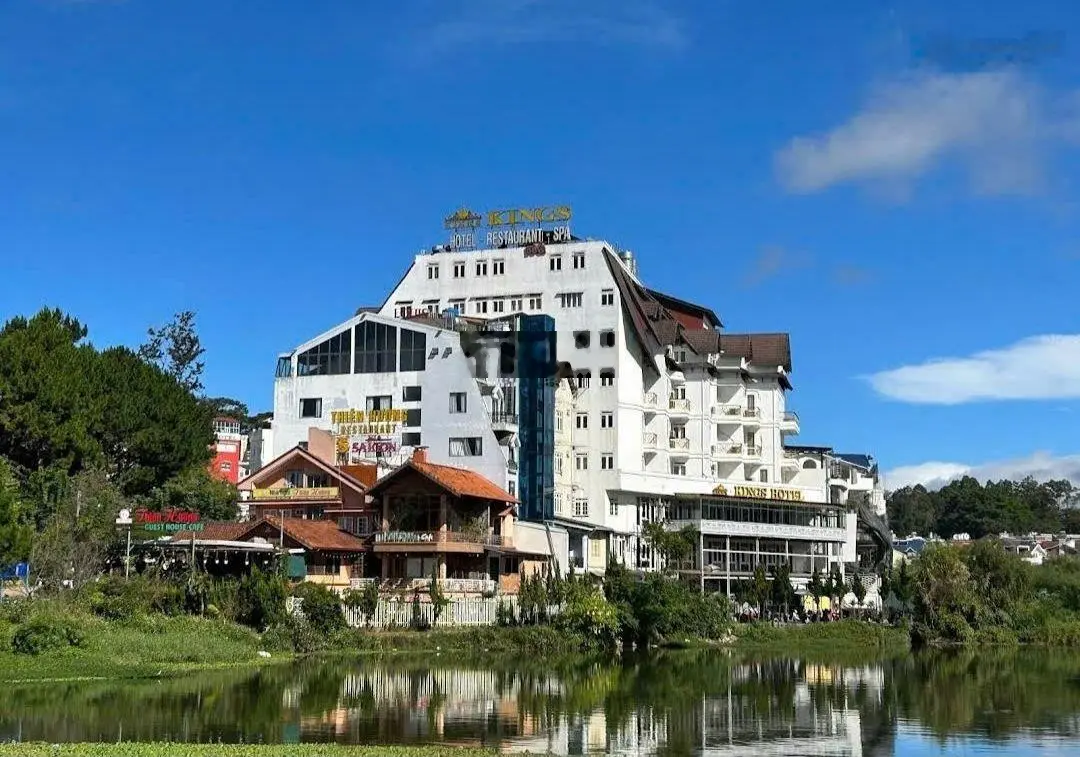 Khách sạn 95 phòng đầu Bùi Thị Xuân, ngay Hồ Xuân Hương cạnh Haus Đà Lạt