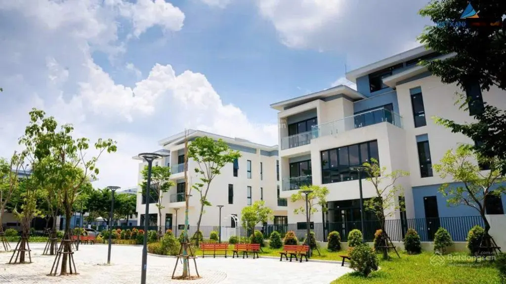31 tỷ - bán gấp - biệt thự song lập 180m2, mặt tiền 9m - an quý villa