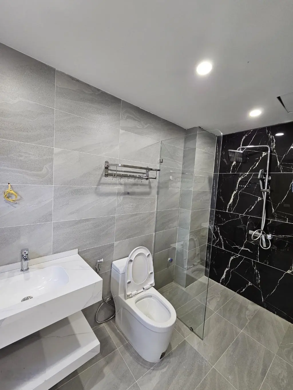Nhà phố Việt Hưng lô góc - mua trực tiếp CĐT - hàng xóm Vinhomes ngõ nông sát mặt phố vỉa hè 5.5 tỷ