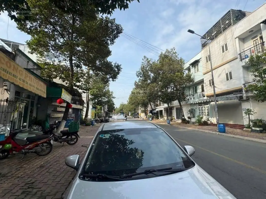Nhà mặt tiền kinh doanh TP Dĩ An