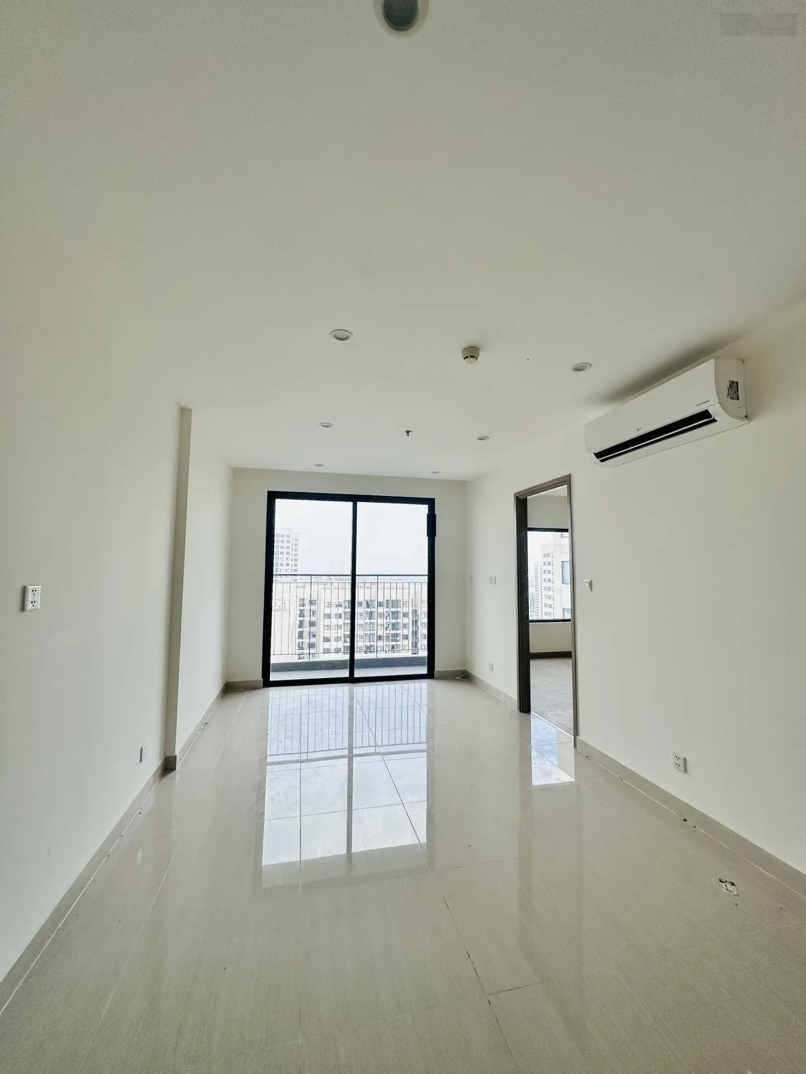 Bán nhanh 2PN khu S6 The Origami Vinhomes Grand Park giá chỉ 2.650 tỷ đã có sổ