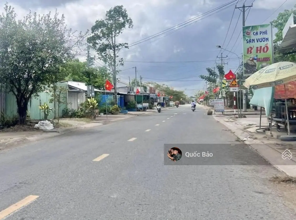 Cần bán nhanh lô đất Đ. Đồng Khởi, TT. Bình Đại, Bến Tre. Nằm gần chợ Bình Thắng. 120m2. SHR