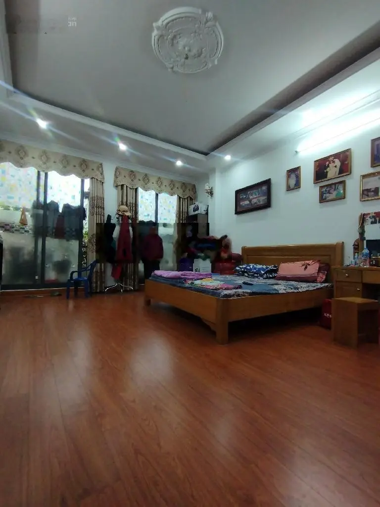 Nhà xây mới koong - thang máy - gần phố