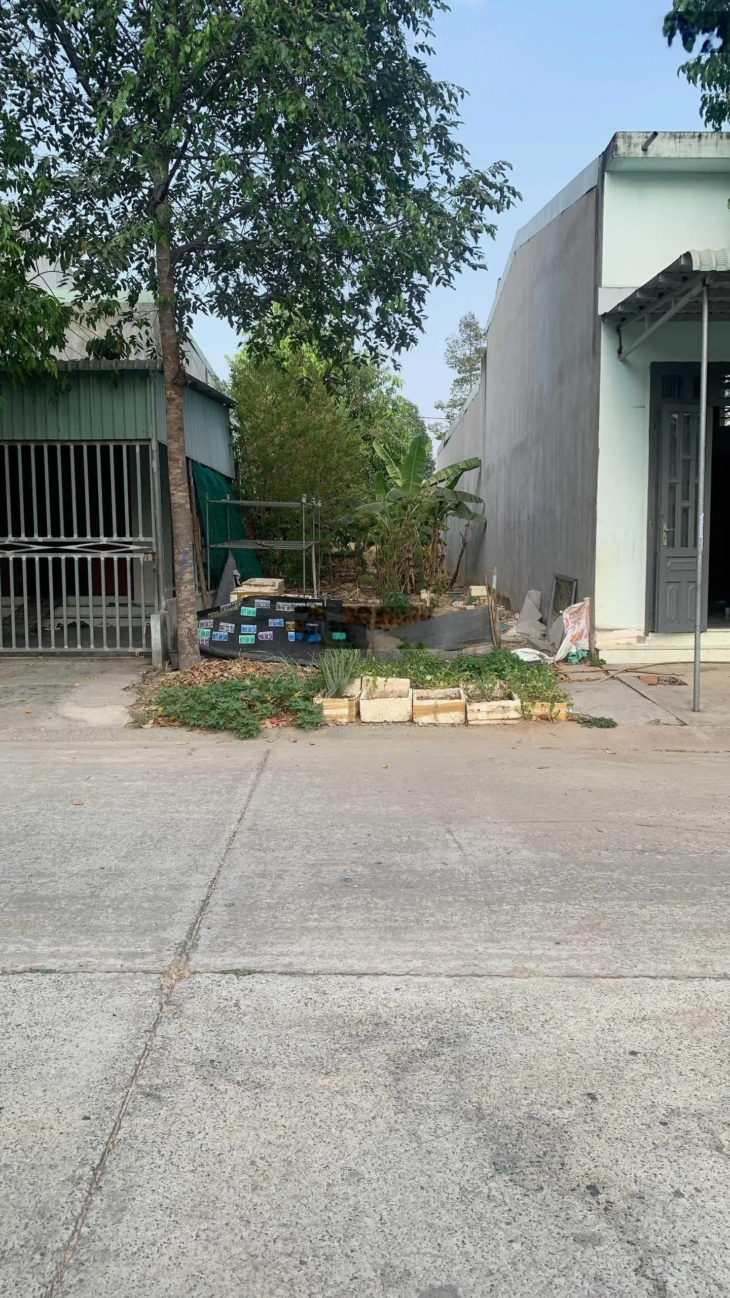 Bán nhanh lô đất DT 150m2, ngay chợ