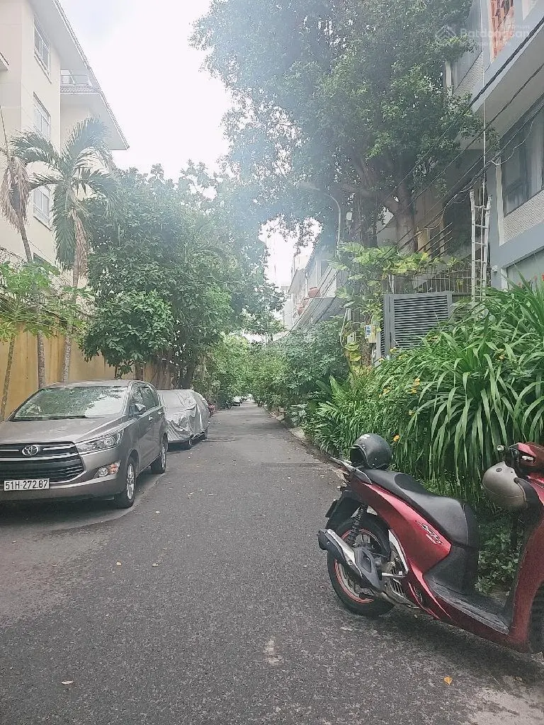 Bán CHDV cao cấp, 6 tầng, dòng tiền 2,5 tỷ/năm, sát Đ. Bờ sông Thảo Điền, 243,7m2; chỉ 75 tỷ