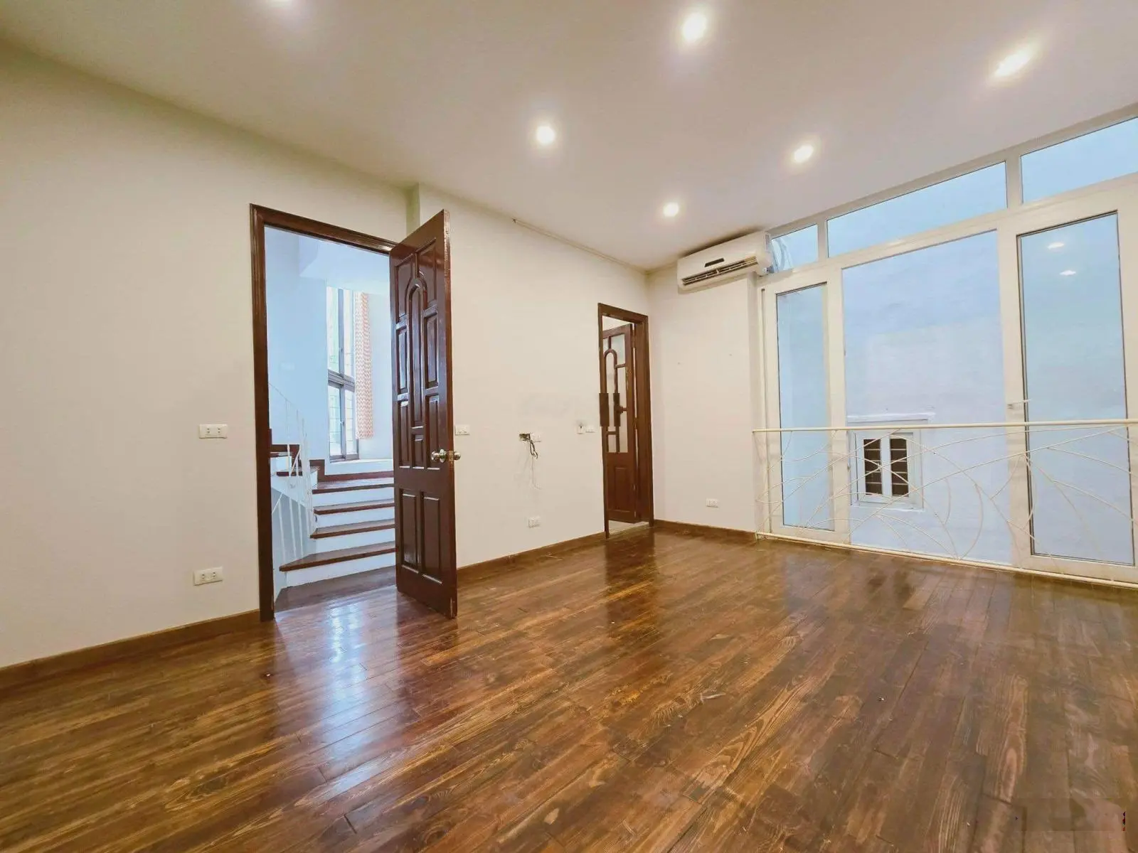 Bán nhà riêng Ngọc Thụy 5 tầng xây chắc chắn, 62m2 an ninh dân trí cao nhỉnh 7 tỷ