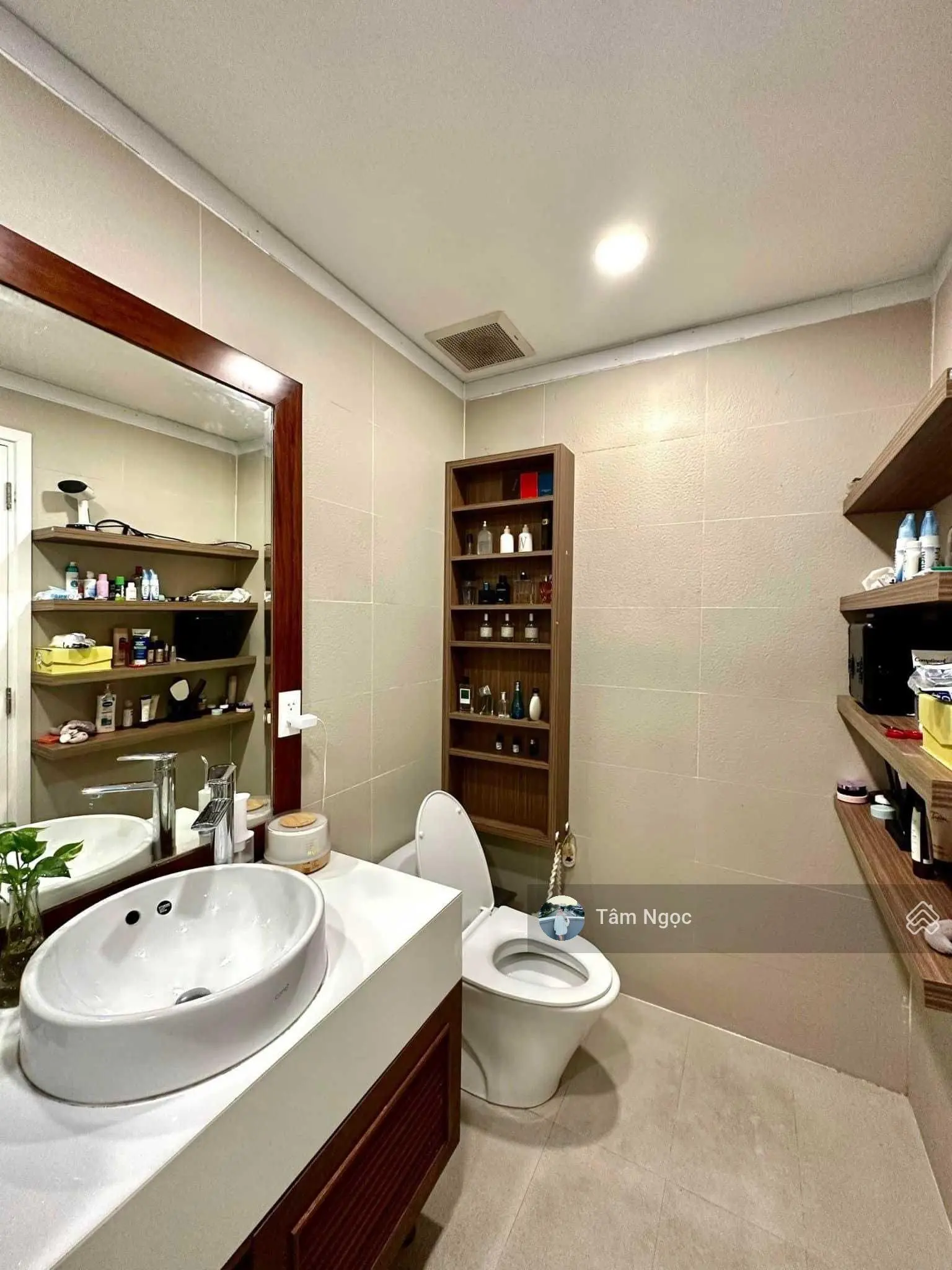 Chủ nhà nợ bank cần ra gấp CC Sunrise City Q. 7 - DT 105.75m2 - 2PN, 2WC