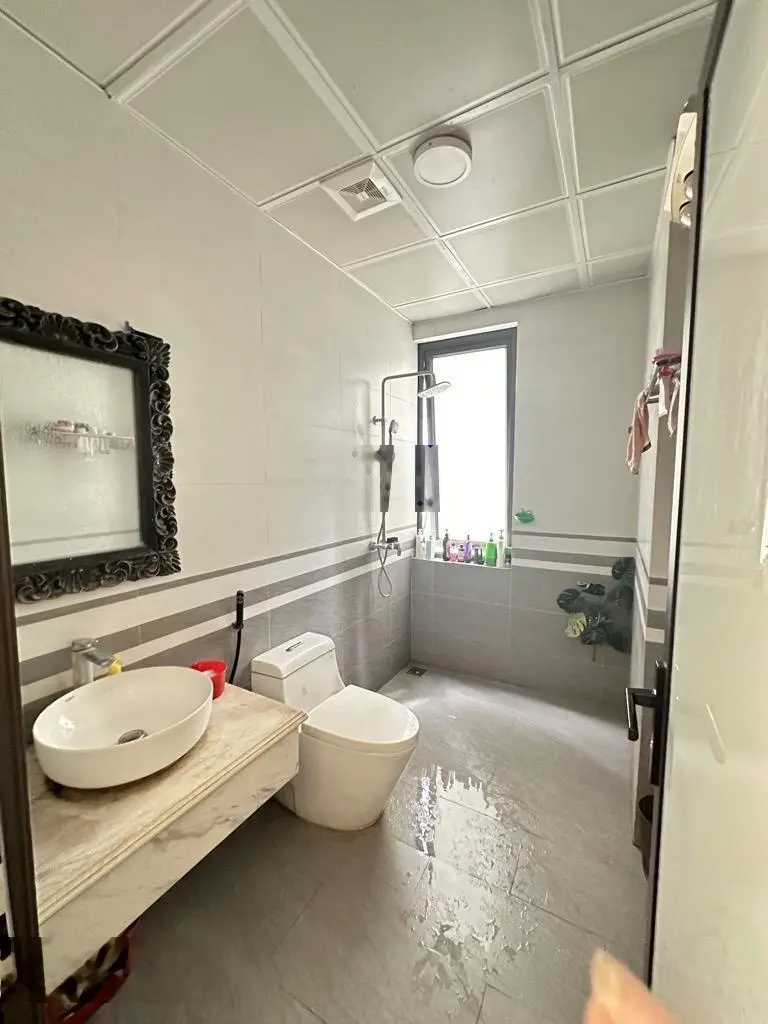 Nhà mới kính koong - gần phố - gần ô tô tránh - giá đầu tư