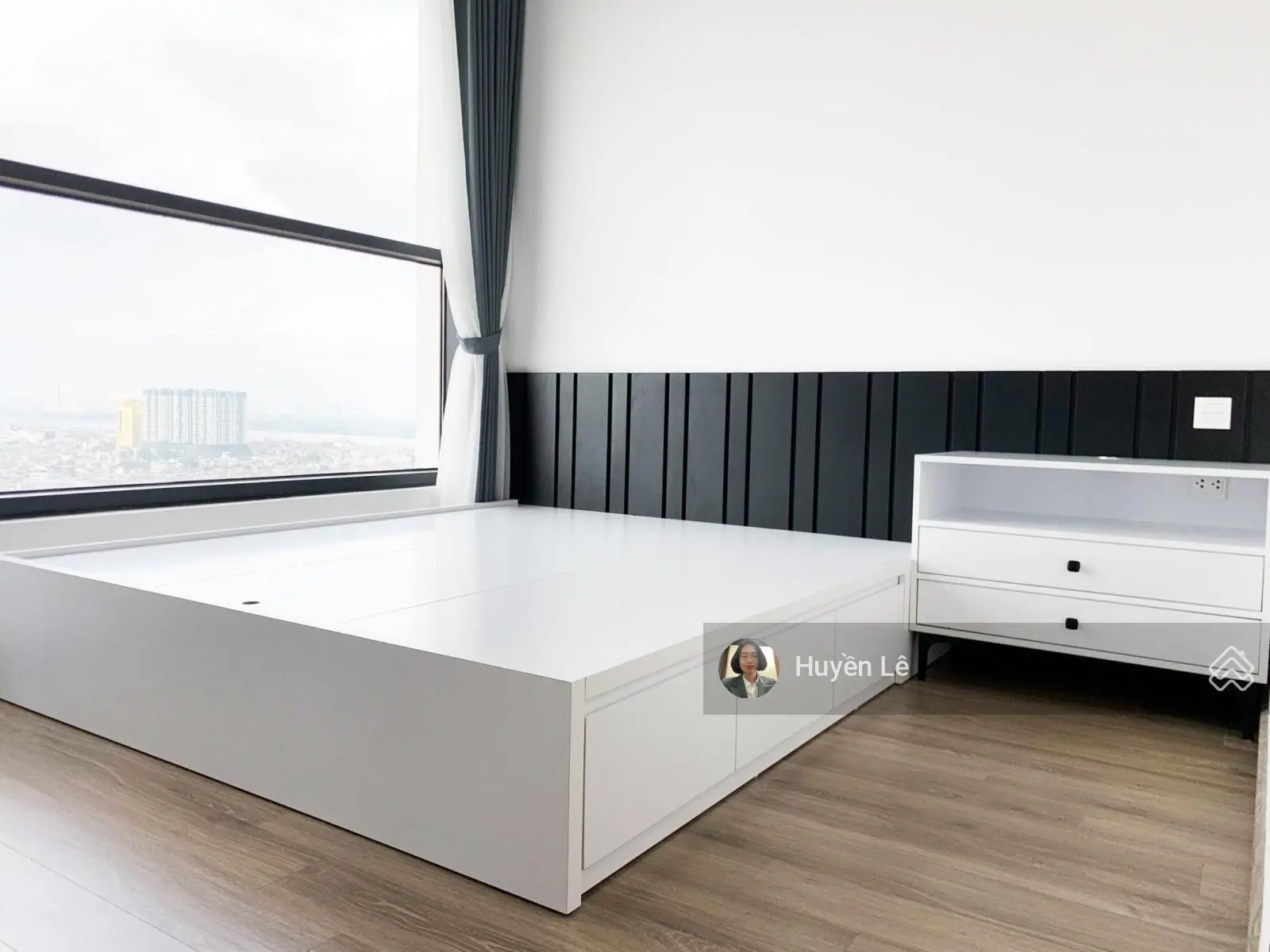 RẺ NHẤT - CĂN 4 NGỦ 126m2 ĐÔNG NAM - TẦNG ĐẸP - MIỄN PHÍ GỬI Ô TÔ - M.PHÍ DỊCH VỤ - SỔ ĐỎ CC