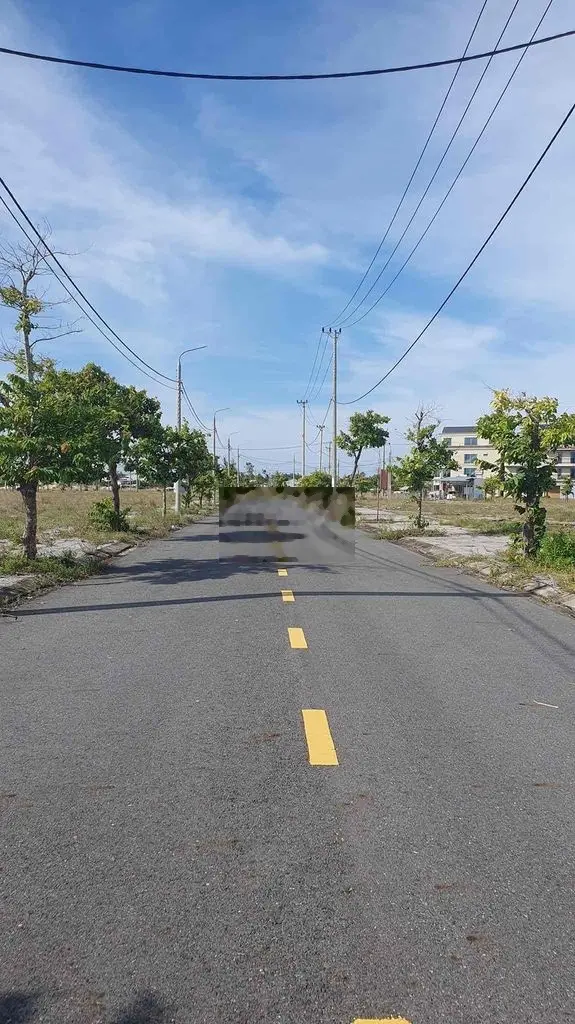 Chủ nợ ngân hàng cần bán sụp hầm lô 100m2 rẻ hơn thị trường 30%