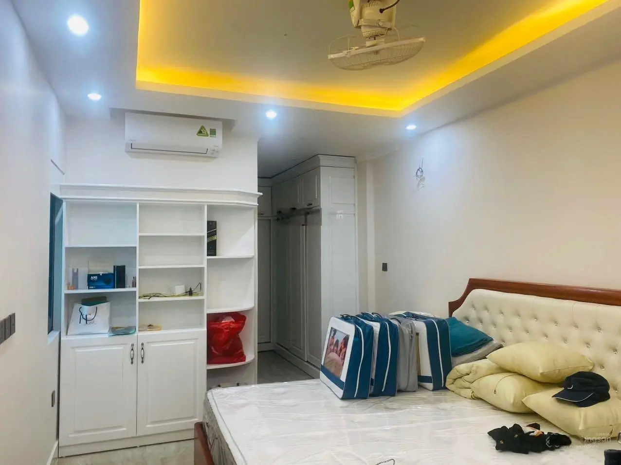 Mặt phố Hà Trung,vị trí đẹp 56m+4 tầng+mặt Tiền 4m sổ đẹp.Cho thuê 60tr/tháng*33 tỷ có thuóng lượng