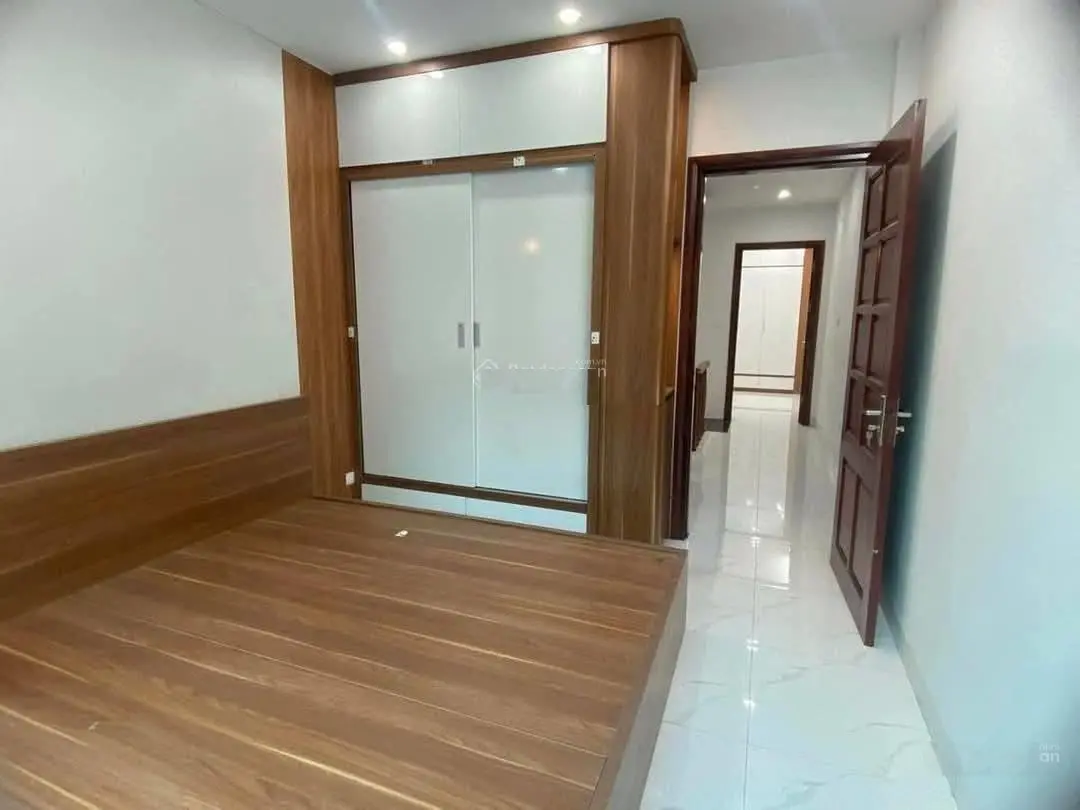 bán nhà bồ đề. 48m2 * 6 tầng * 9,6 tỷ. Thang máy. full nội thất.