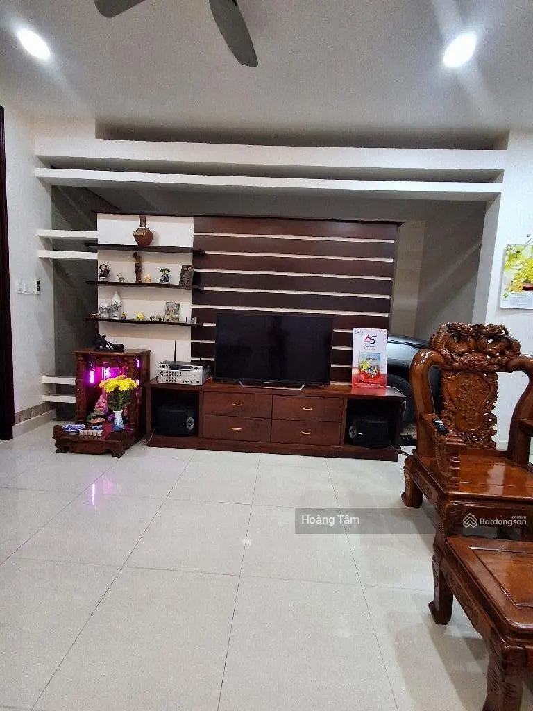 Siêu phẩm nhà phố - kết cấu 3 tầng - ngang 7m hiếm - ngay khu hành chính - Nguyễn Bình
