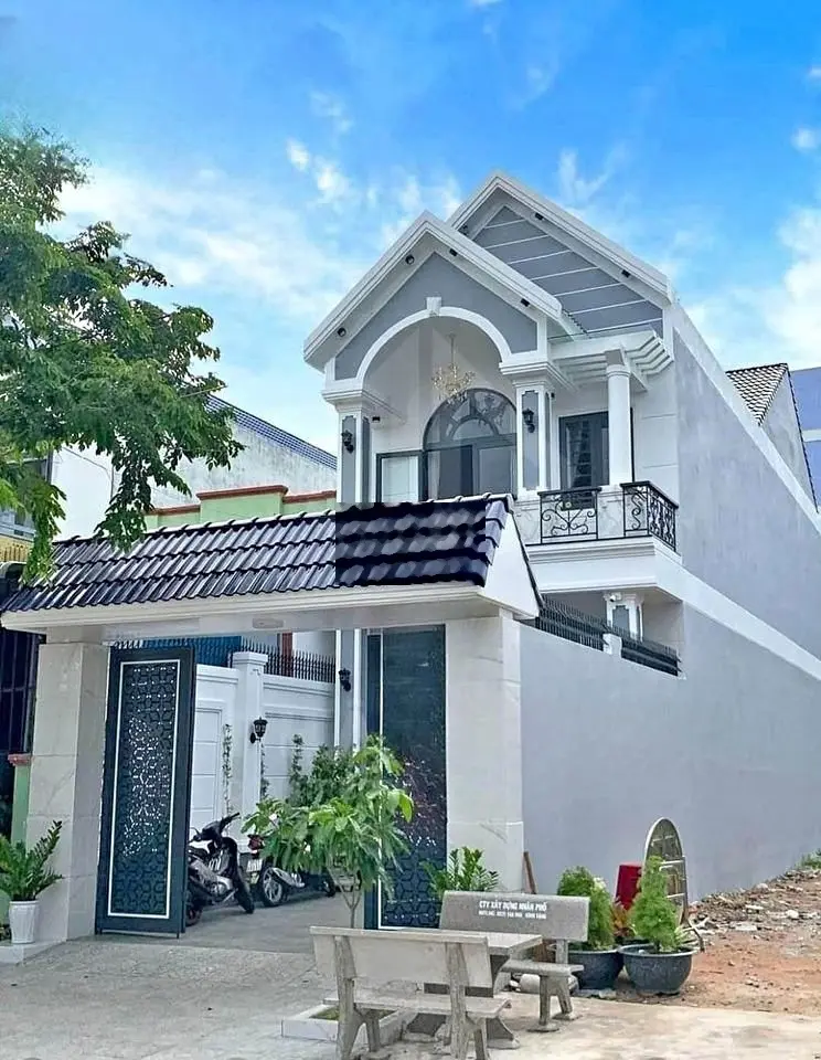 Chủ Cần Bán Căn Nhà 1 Trệt 1 lầu Sổ Riêng Thổ Cư 90m2 Giáp Tân Phong