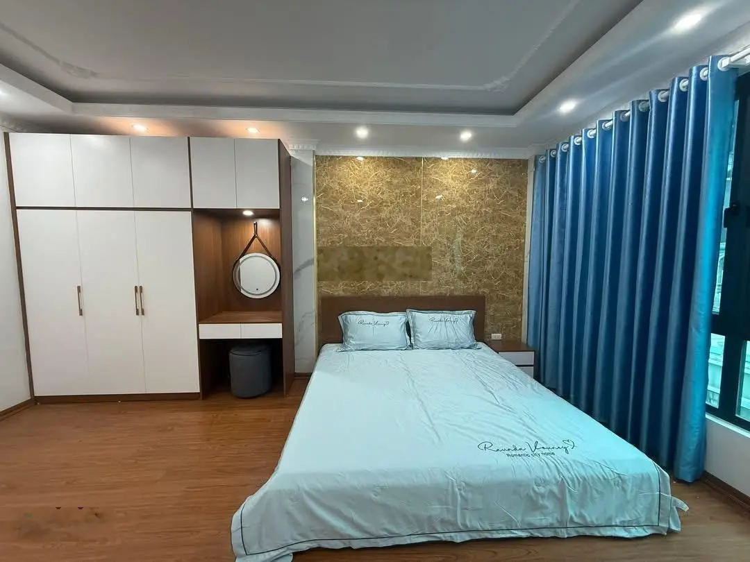 Chính chủ bán nhà ngõ 228 Tam Trinh Hoàng Mai - thang máy full nội thất ở ngay nhỉnh 9tỷ - gần oto