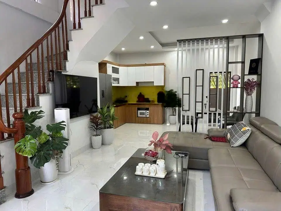 Nhà full nội thất Tình Lam 51m2x3T, 2.76 tỷ, gần chợ, trường, UBND.