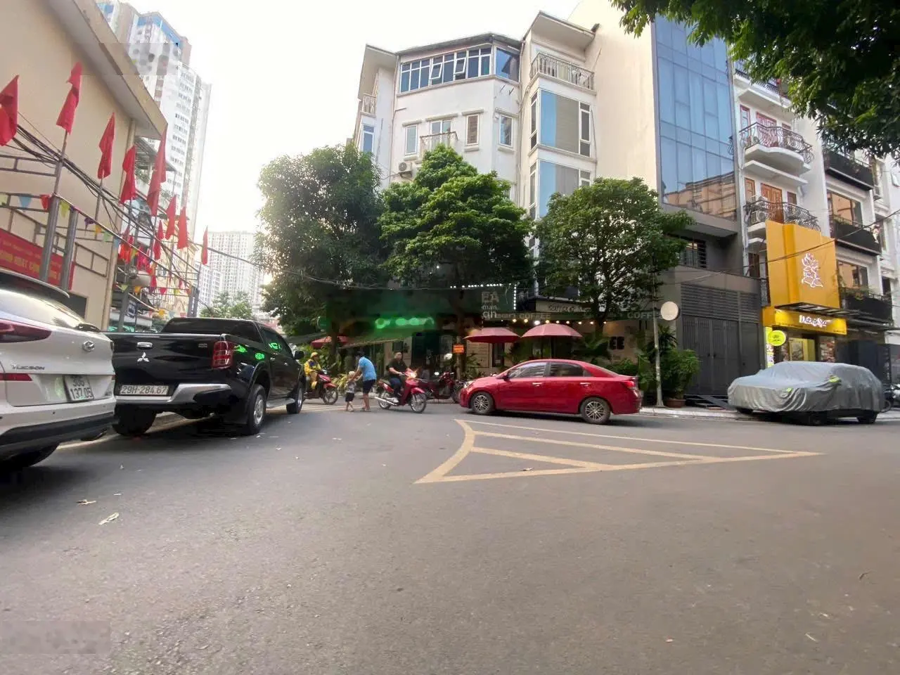 Cần bán gấp nhà mặt phố Thiên Hiền - mỹ đình 1 - Lô Góc - Kinh Doanh - ô tô - Có vỉa hè - Đầu tư