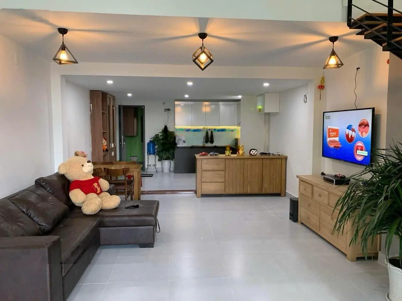 Bán nhà mê lửng mặt tiền đường Hoàng Bích Sơn vị trí cách biển 200m2 chỉ 5p đi bộ