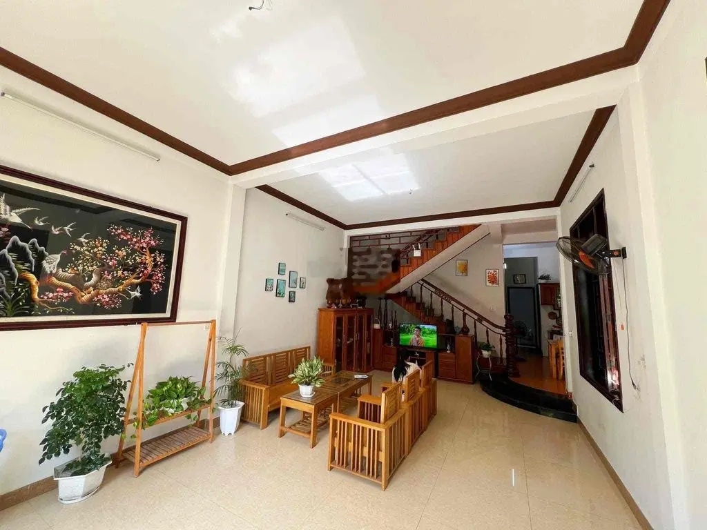 Biệt thự 150m2 ngang 6 oto đậu trong nhà sân vườn rộng