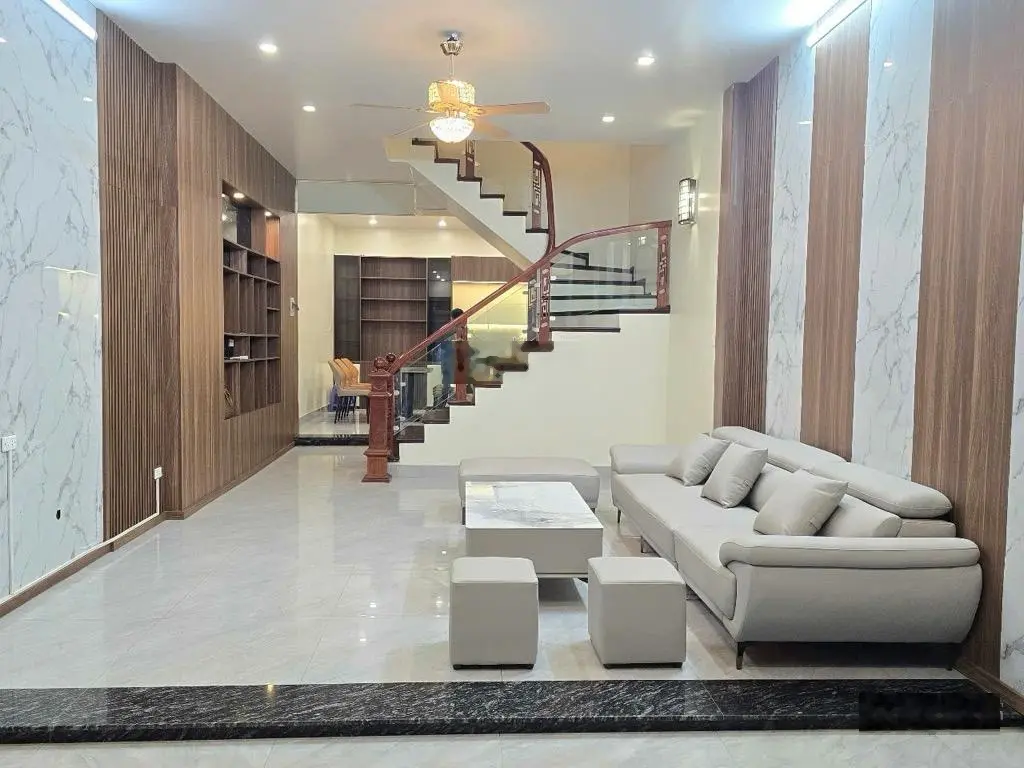 Bán nhà 4 tầng Quan Hoa - 72m2 - phân lô - 4 ngủ - nội thất xịn - giá chỉ 12.5 tỷ (HHCG915216)