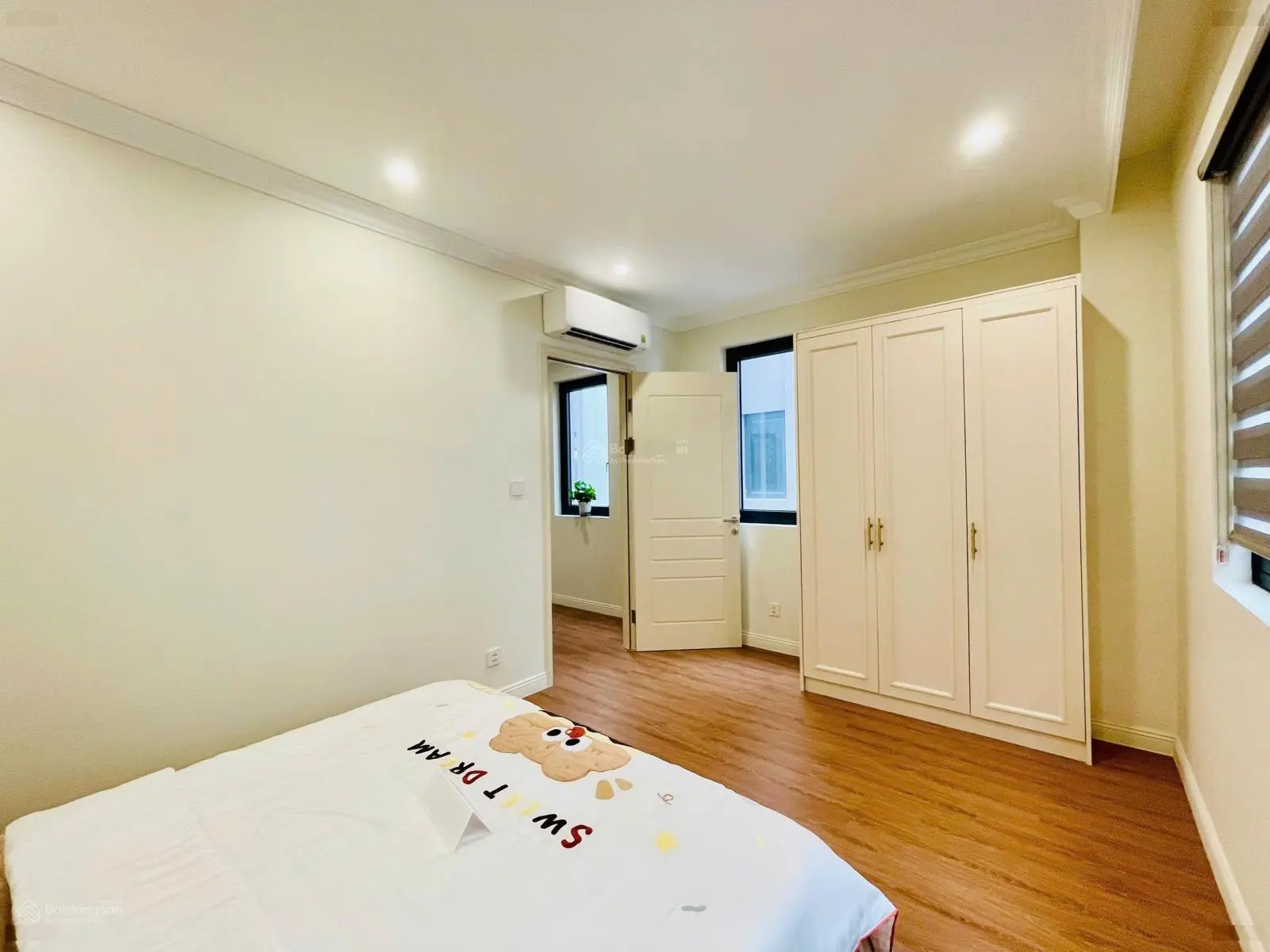 Chính chủ cắt lỗ liền kề 54m - Đã hoàn thiện 3 tâng - có cam kết tiền thuê 18% - Trung tâm dự án