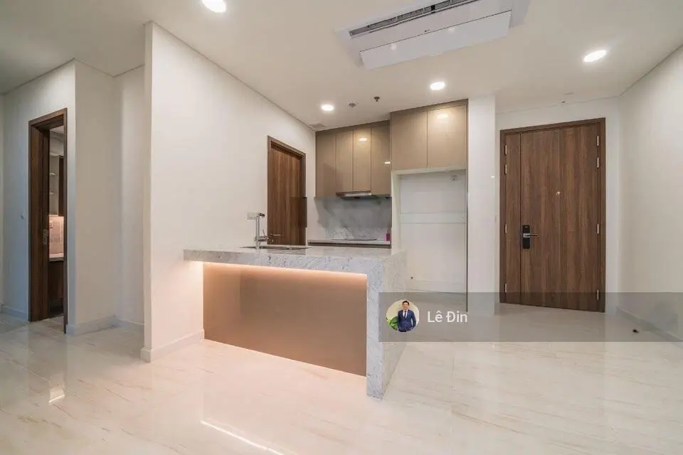 Chủ ngộp bán nhanh căn 2PN Kingdom siêu rẻ, giá đầu tư siêu tốt, view thoáng mát mẻ. LH 0907 582 ***