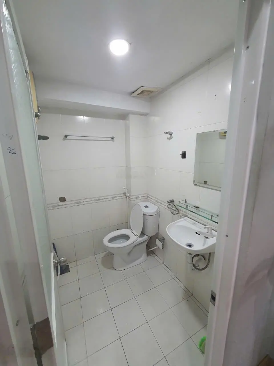 Bán nhà riêng 2 Tầng gần chợ Ông Địa -Lạc Long Quân P8 -Tân Bình . DT 4X7m ( 28m2 ) Giá 3,5 Tỷ