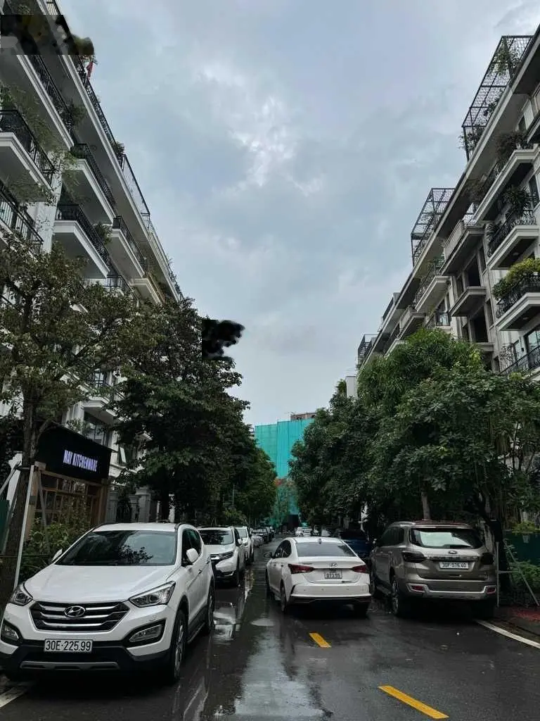Nhà phố - Lâm Hạ, Long Biên, thang máy, vỉa hè, 3 ô tô tránh, 2 mặt thoáng trước sau