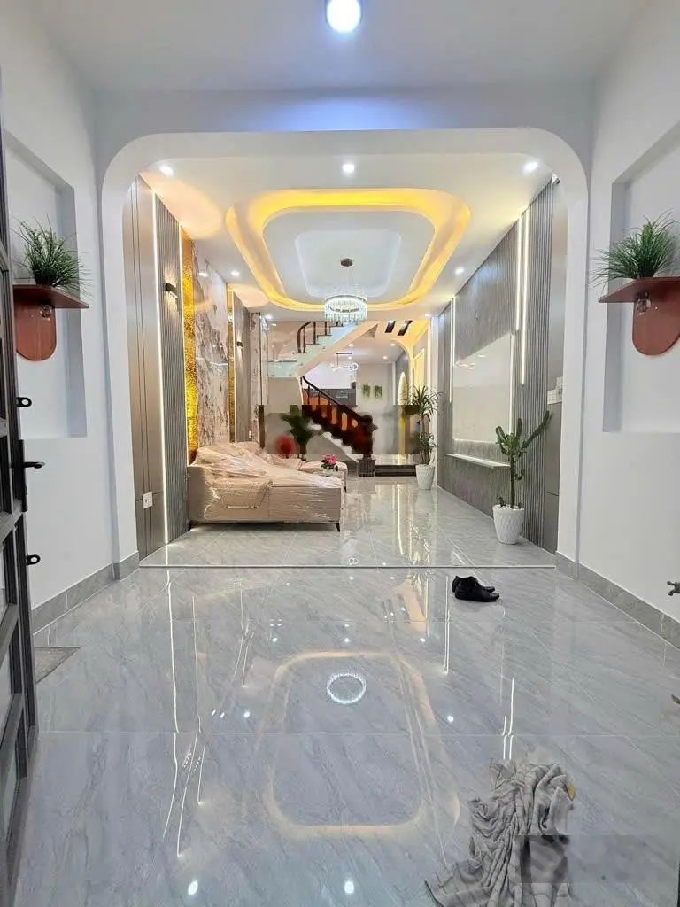 Mặt tiền kinh doanh ngay chợ - nhà đẹp lung linh - tặng full nội thất - 4x14m - 4 tầng - giá 6.3 tỷ