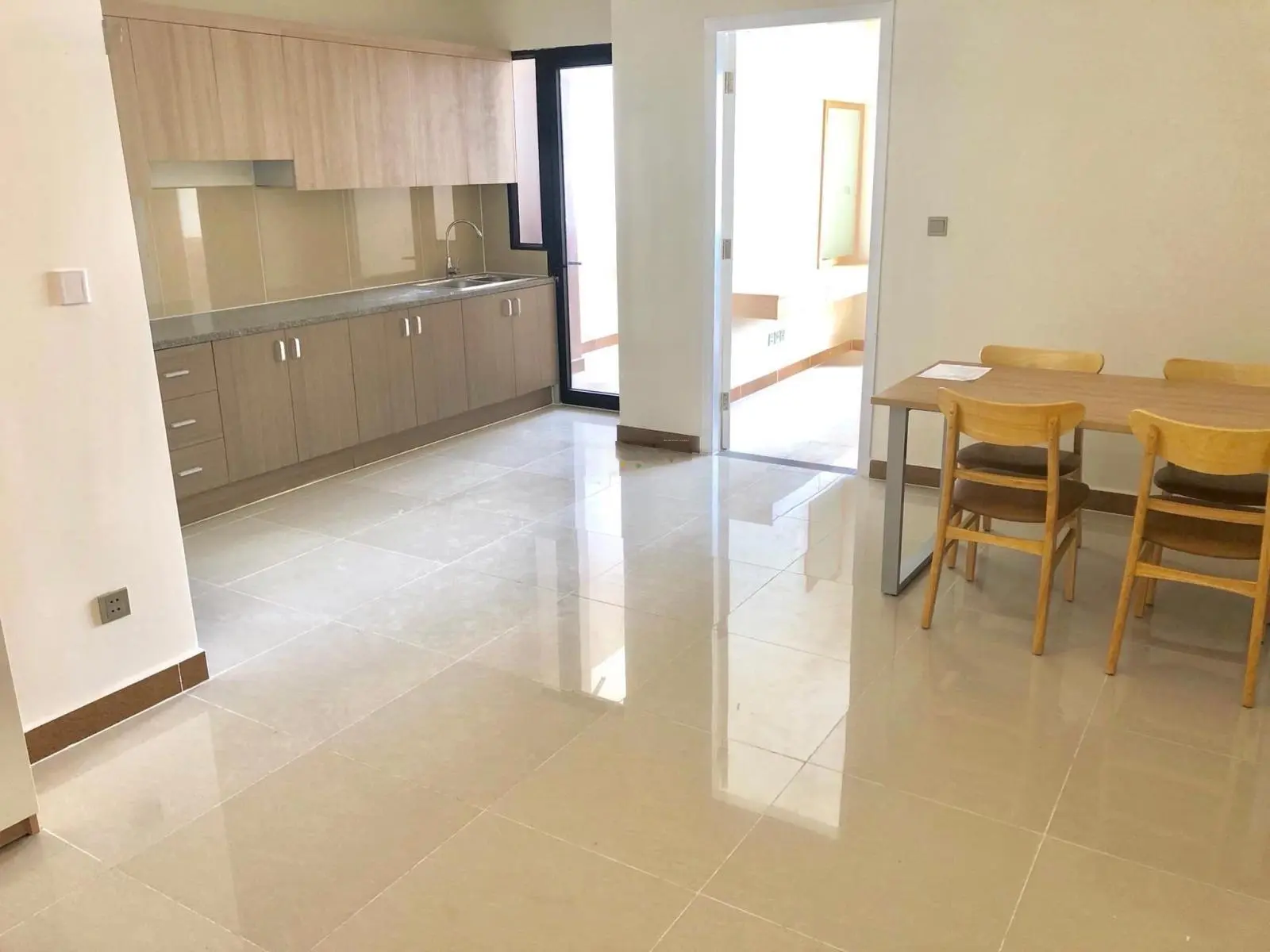 Bán 68m2-2pn -2wc tại Era giá 2 tỷ 250, sổ hồng, ít nội thất. Lh 0966 733 ***