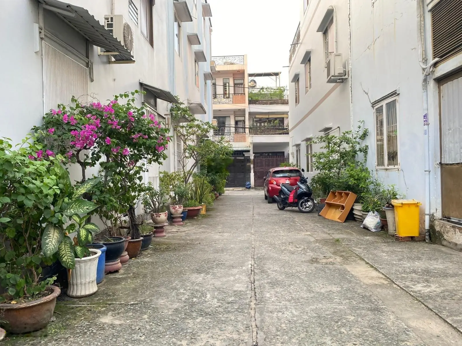 KHU VIP TRƯỜNG THỌ, 64M2, NHÀ 3 TẦNG 64M2, HẺM XE HƠI, CHỦ TẶNG TOÀN BỘ NỘI THẤT CAO CẤP, CHỈ 6 T.Y