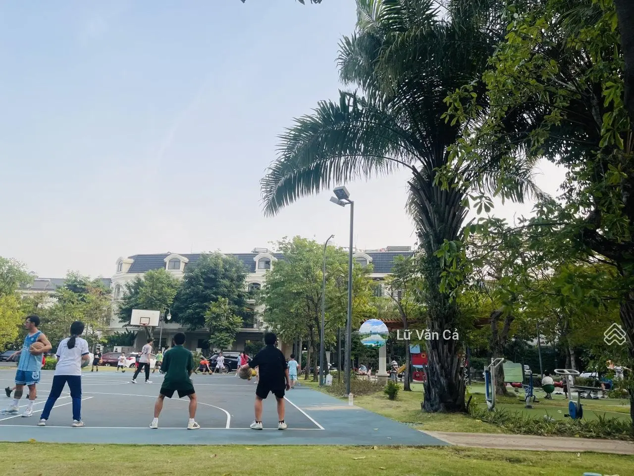 Lakeview City 1 căn duy nhất cần bán gấp full nội thất DT 7x20m sân vườn giá 17,5 tỷ LH 0907860179