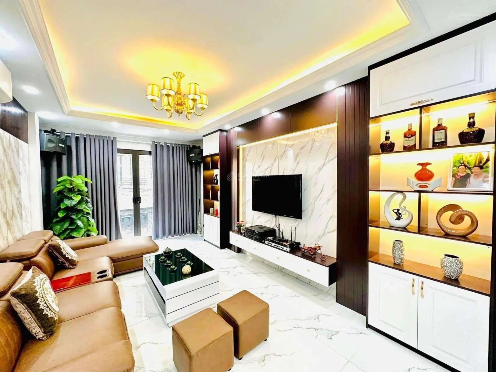 Bán nhà Phố Đông Tác trung tâm Đống Đa 20m ra Phố 51m2 6 Tầng thang máy nhà đẹp 6 Phòng Ngủ