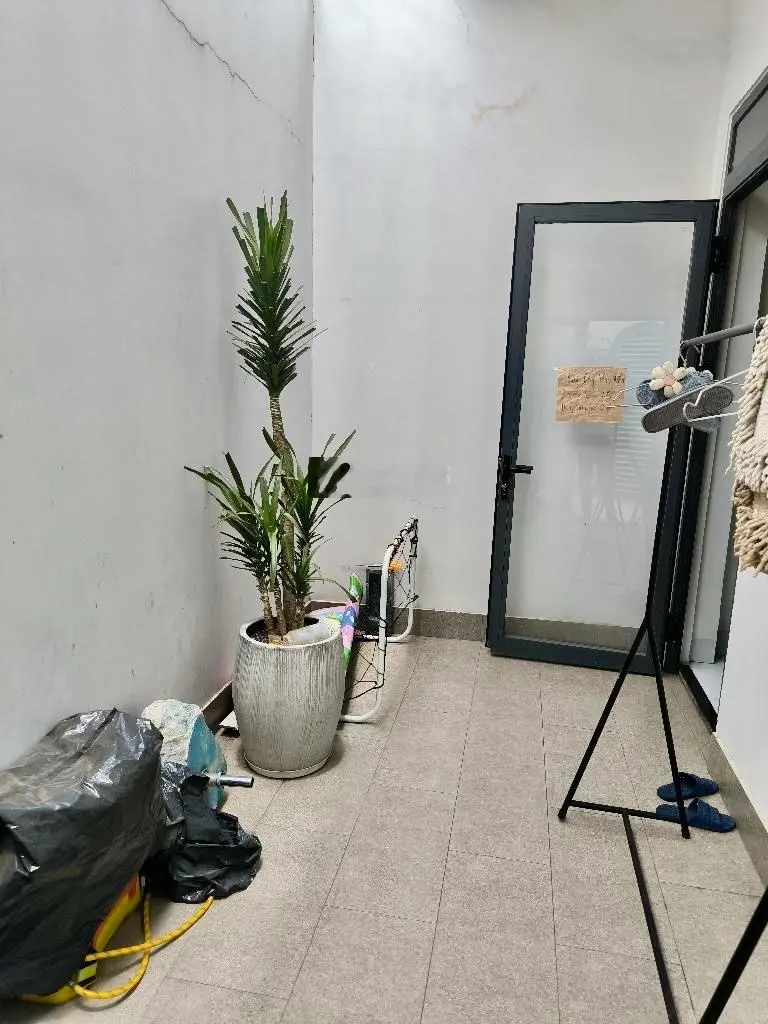 Chủ nhiệt bánnhà mặt tiển kinh doanh rộng lớn - đường 8m - xe hơi ngủ trong nhà! đường số 2 - ph