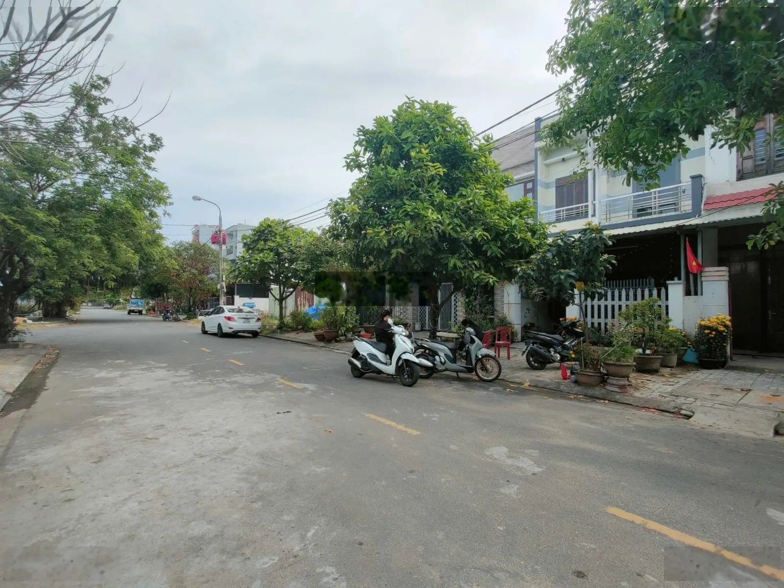 Chủ cần bán gấp lô đất biển đường Đặng Vũ Hỷ giá sụp hầm Lh: 0942 776 ***