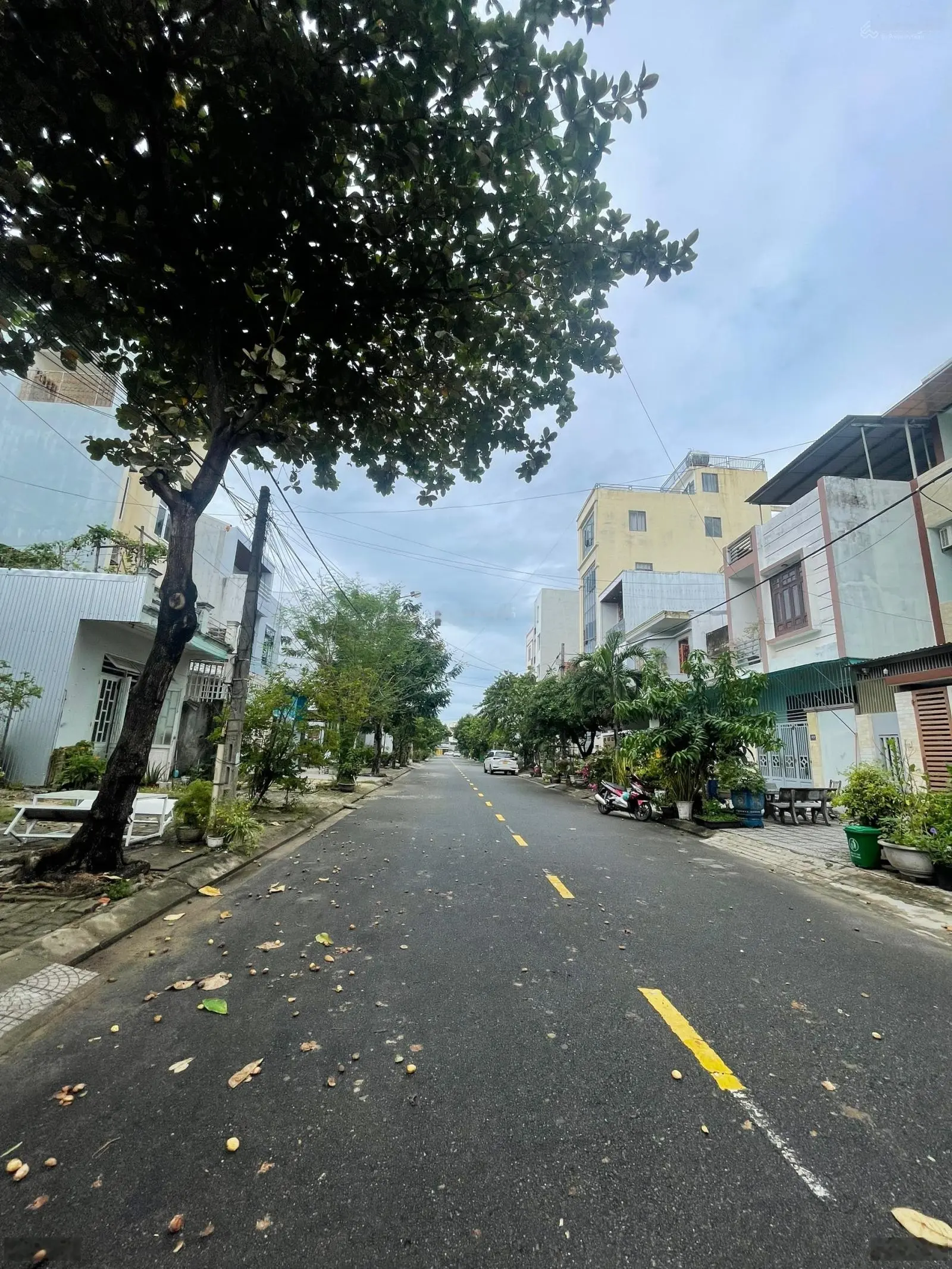 Chính chủ bán đất tặng nhà C4 gác lửng đường Lê Văn Tâm, bãi tắm Sơn Thuỷ