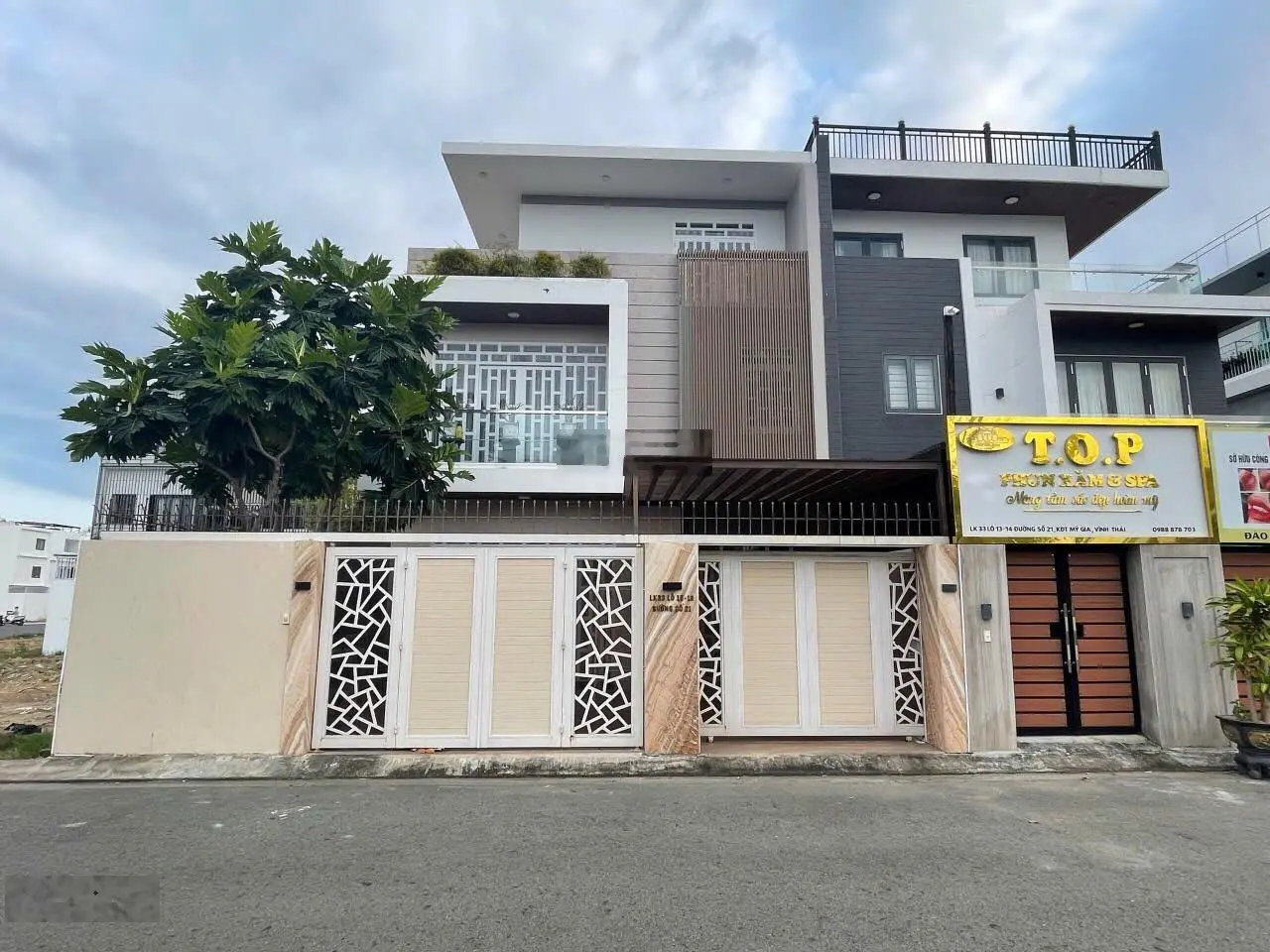 Cần bán biệt thự gói 2 kđt mỹ gia - đối diện sân bóng đá
