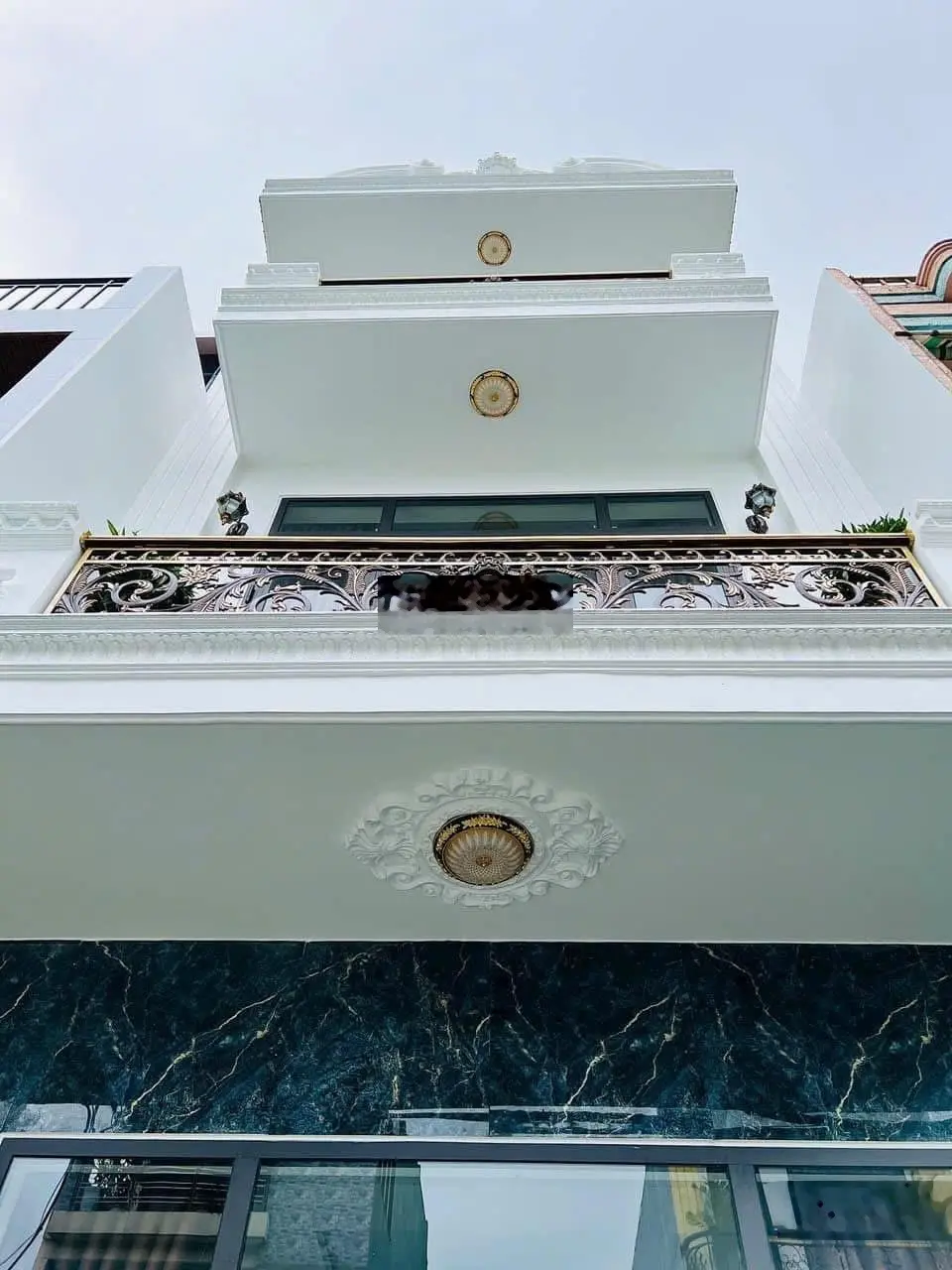 Nhà 3 tầng mặt tiền đường Hoà Minh 3 . Cách biển Nguyễn Tất Thành 50m