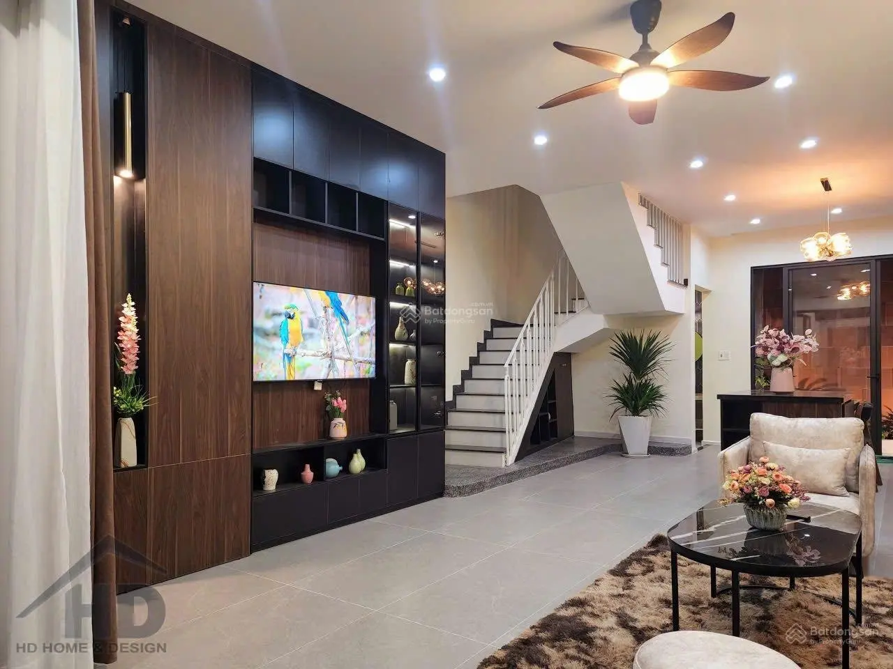 NHÀ ĐẸP 3 TẦNG GẦN NGAY CHỢ HOÀ KHÁNH- ÂU CƠ-KIỆT Ô TÔ THÔNG- CÁCH ĐG CHÍNH 50m